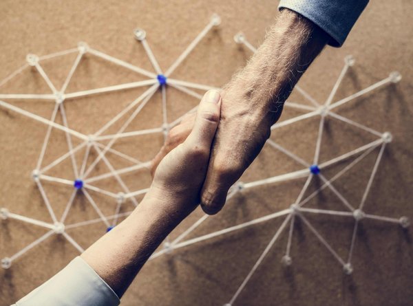 Comment enseigner aux enfants en utilisant des jeux d'imitation ?