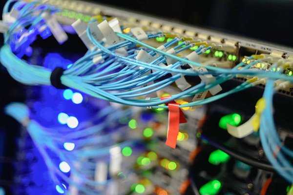 La programmation d'un hébergeur serveur dédié.