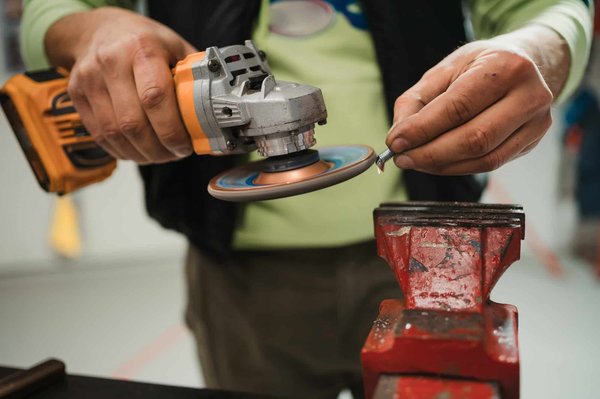 Comment les plateformes de questions réponses aident les artisans à gagner du temps ?